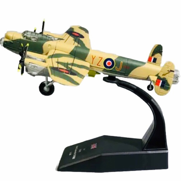 UK Avro Lancaster B Mk I, RAF No. 617 Squadron, 1945 Aircraft Amercom Collection - Picture 9 of 13